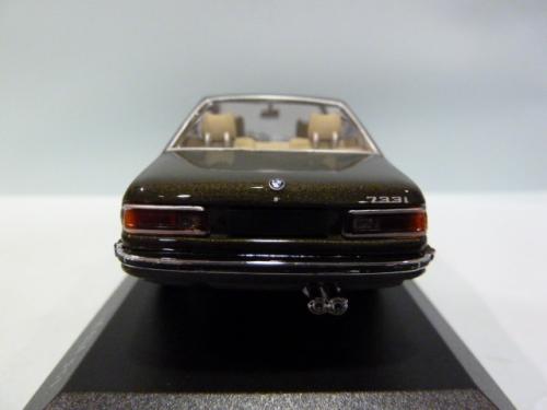 BMW 733i (e23)