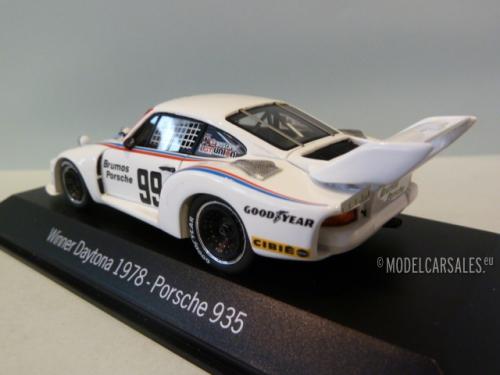 Porsche 935