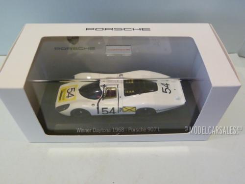 Porsche 907 L