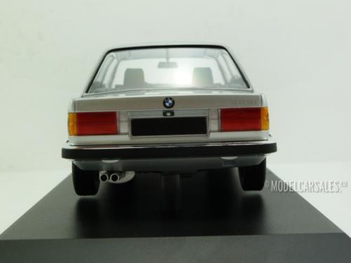 BMW 323i (e30)