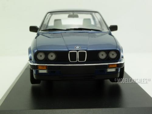 BMW 323i (e30)