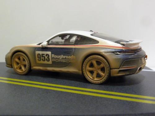Porsche 911 (992) Dakar Roughroads Design and Shade Green