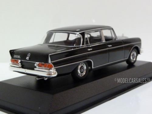Mercedes-benz 300 SE Lang Heckflosse