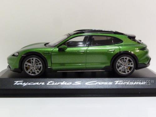 Porsche Taycan Turbo S Cross Turismo