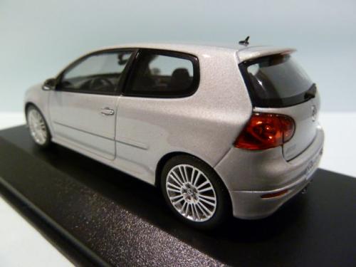 Volkswagen Golf 5 R32