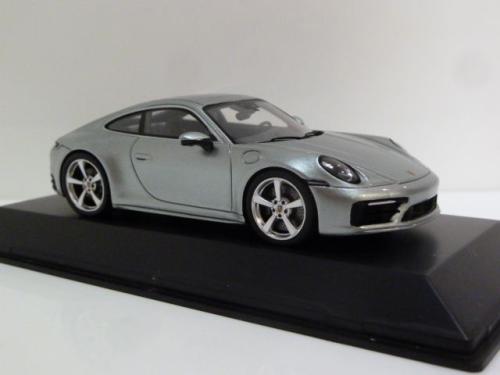 Porsche 911 (992) Carrera 4s