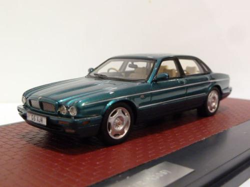 Jaguar XJR X300